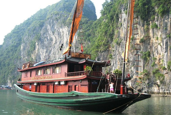 Bai Tu Long cruise Halong bay Bai Tu Long cruise Halong bay