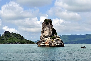 Dau Moi Islet