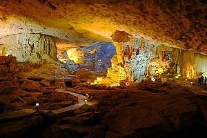 Tam Cung Cave